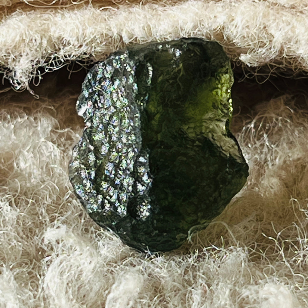 Moldavit 2.30 grame piatra bruta model 7, druzy.ro, cristale 1