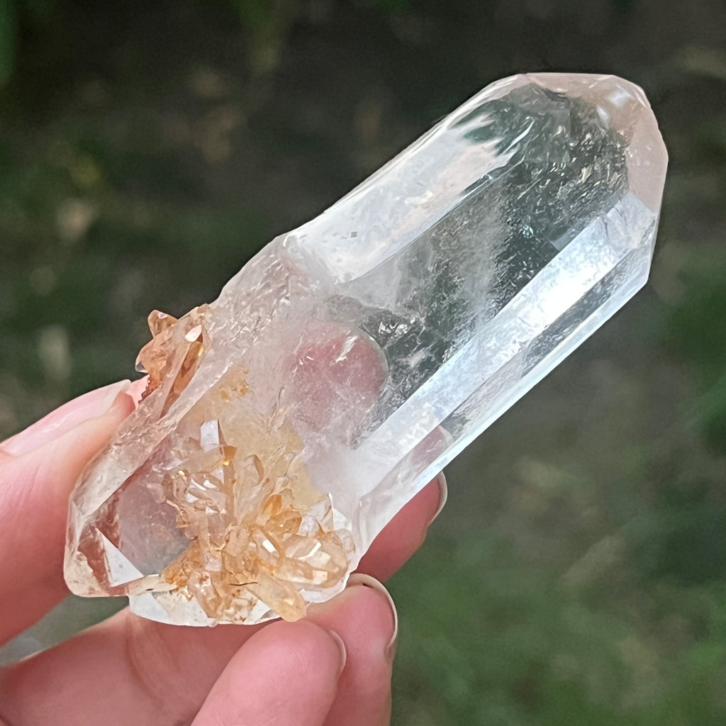 Cristal de cuarț cu incluziuni de goethit brun-portocaliu | Model 5, pietre semipretioase - druzy.ro 1 