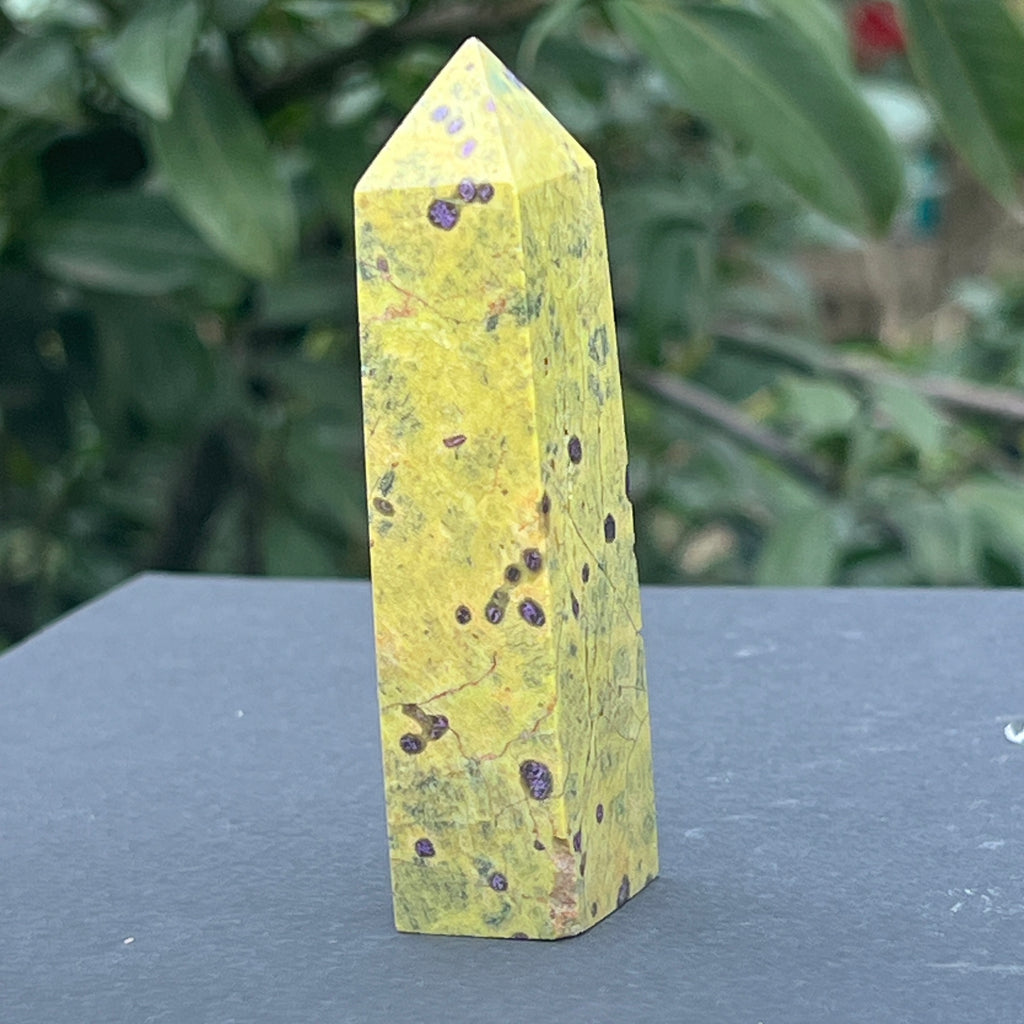 Obelisc atlantisit (stichtit, serpentin) model 2, pietre semipretioase - druzy.ro 2 