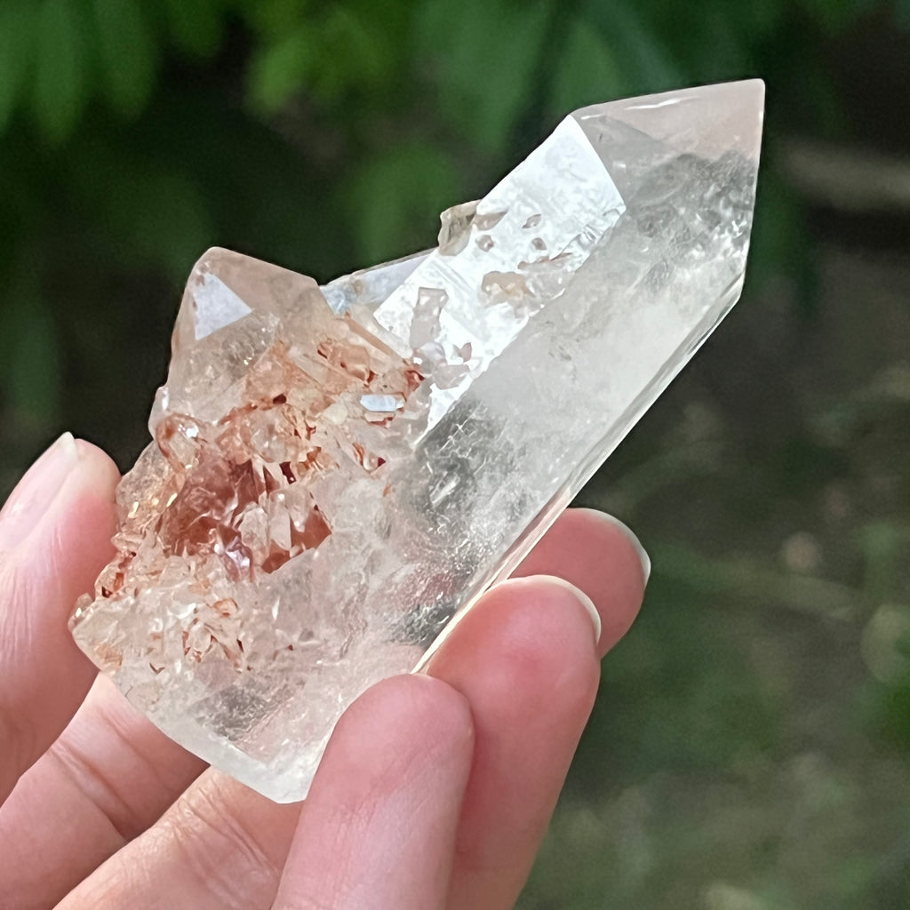 Cristal de cuarț cu incluziuni de goethit brun-portocaliu | Model 1, pietre semipretioase - druzy.ro 7 