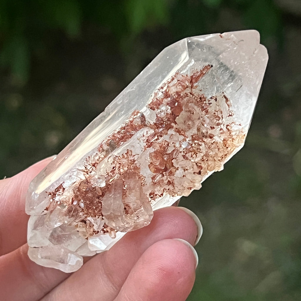 Cristal de cuarț cu incluziuni de goethit brun-portocaliu | Model 9, pietre semipretioase - druzy.ro 2 