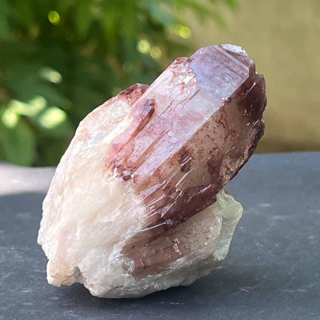 Cluster rosu hematoid din Zimbabwe model 2, pietre semipretioase - druzy.ro 2 