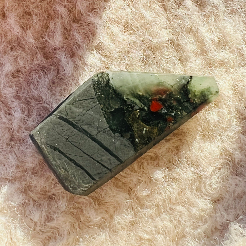 Cabochon jasp piatra sangelui/seftonit m10, druzy.ro, cristale 2