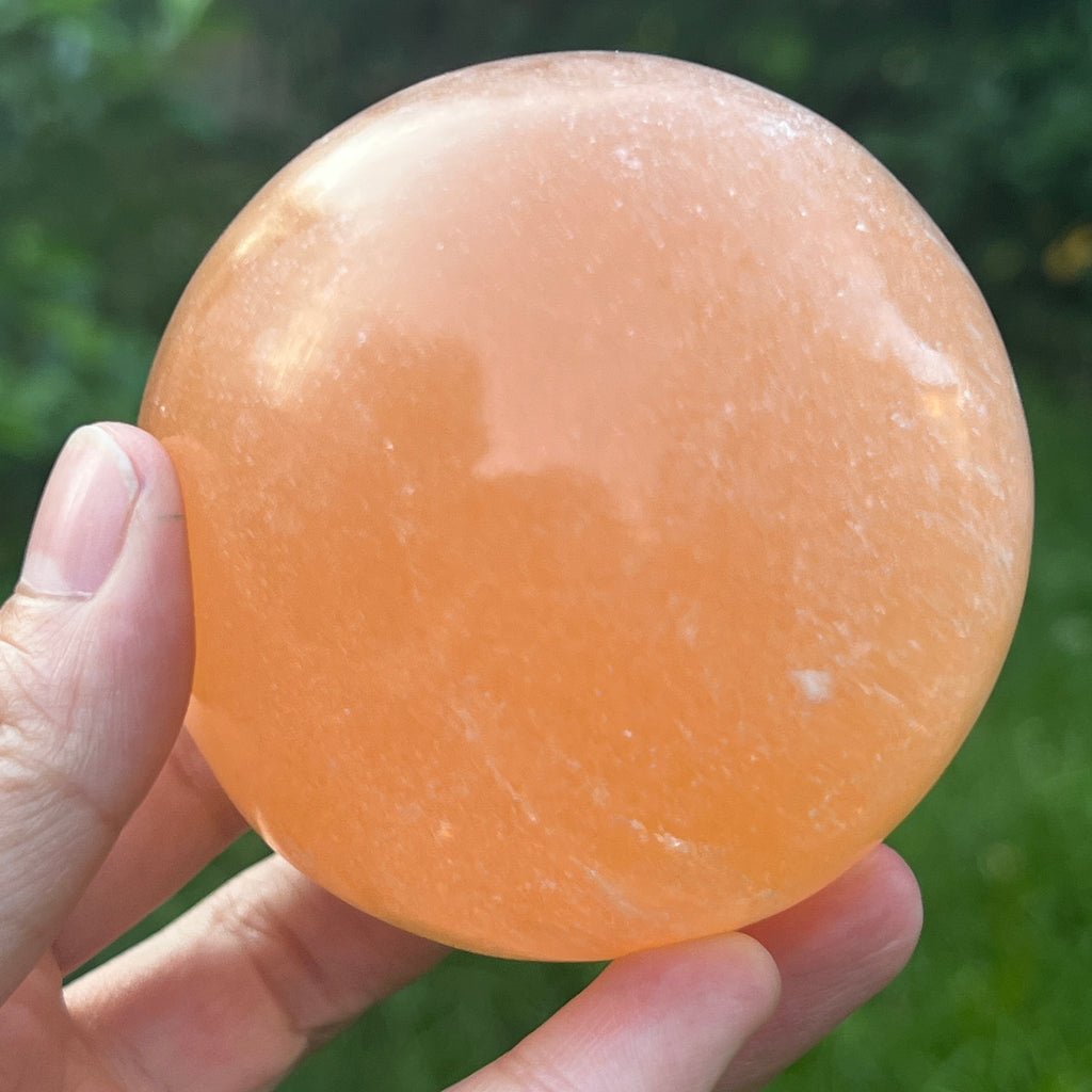 Sfera selenit portocaliu 7 cm, pietre semipretioase - druzy.ro 12 