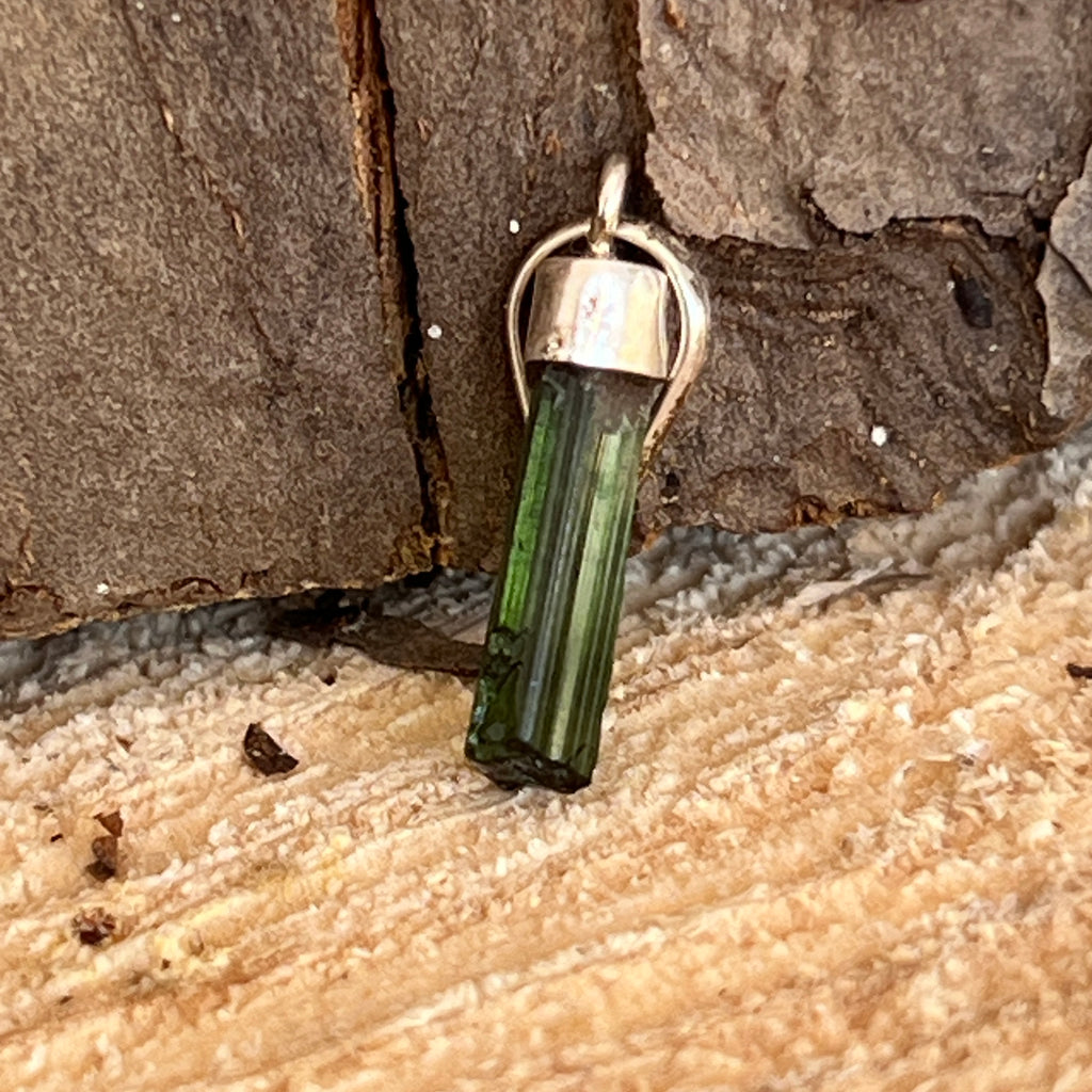 Pandantiv turmalina verde argint | Model 3, pietre semipretioase - druzy.ro 1 