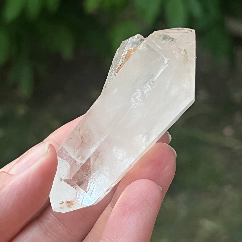 Cristal de cuarț cu incluziuni de goethit brun-portocaliu | Model 12, pietre semipretioase - druzy.ro 5 
