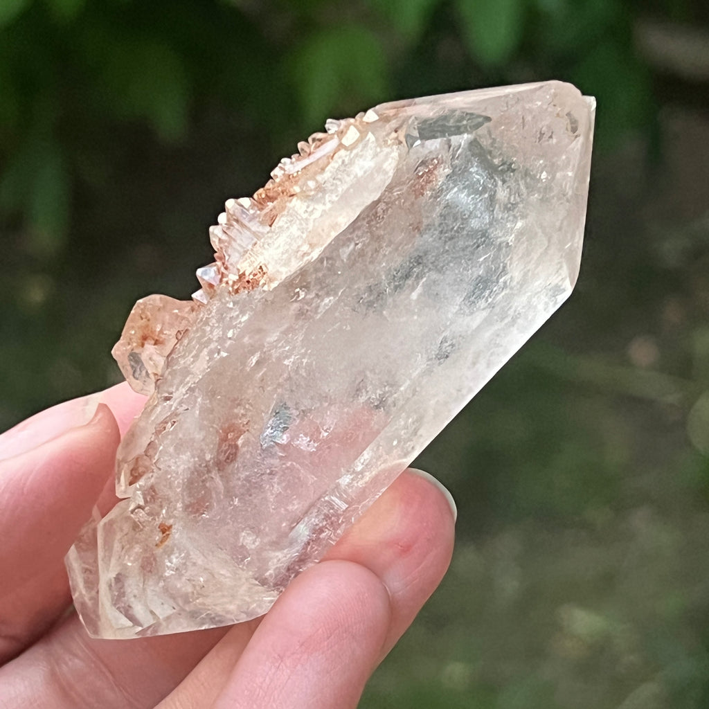 Cristal de cuarț cu incluziuni de goethit brun-portocaliu | Model 9, pietre semipretioase - druzy.ro 6 