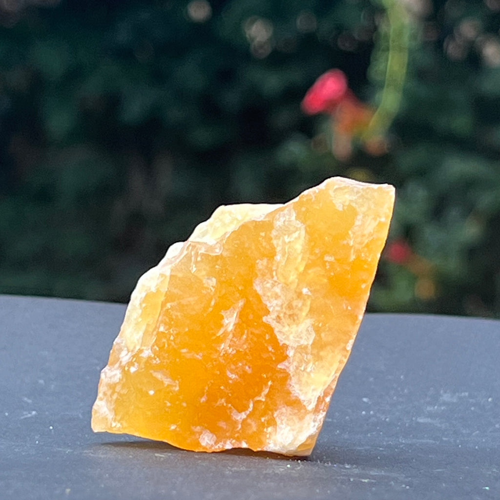 Calcit portocaliu piatra bruta, druzy.ro, cristale 2