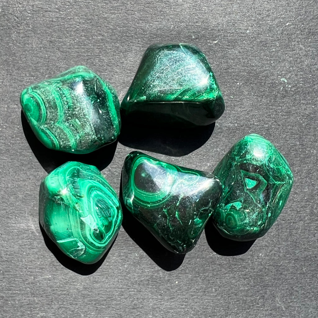 Malachit piatra rulata mini Congo, druzy.ro, cristale 4