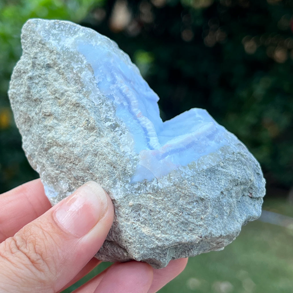 Calcedonie albastra / blue lace/ agat albastru piatra bruta m4, druzy.ro, cristale 4