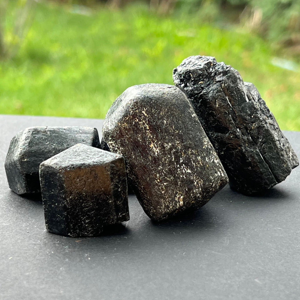 Turmalina neagra bruta, druzy.ro, cristale 2