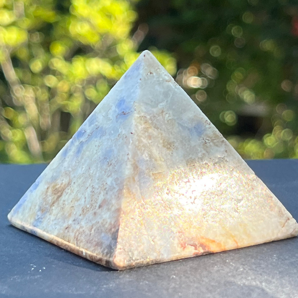 Piramida hackmanit Uv reactive  m2, druzy.ro, cristale 3