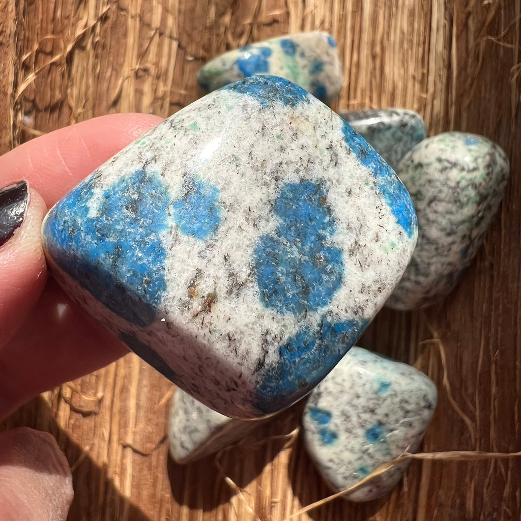Piatra rulata  K2 Granit cu azurit 3.5 -4.5 cm, druzy.ro, cristale 6