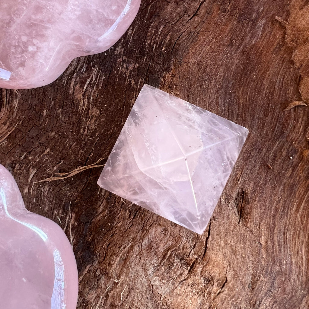 Piramida mini cuart roz, druzy.ro, cristale 1