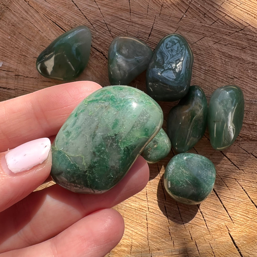 Calcedonie verde (mtrolit) piatra rulata mini, druzy.ro, cristale 6